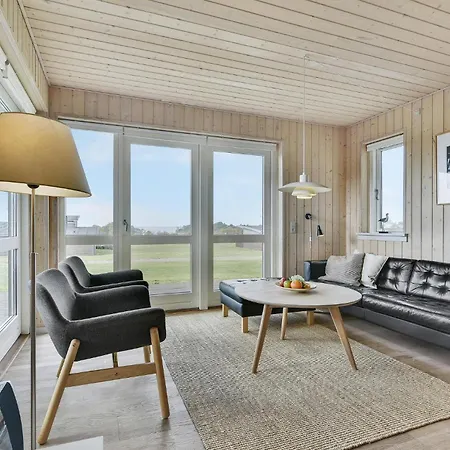 Holiday home 93 With Hot Tub *