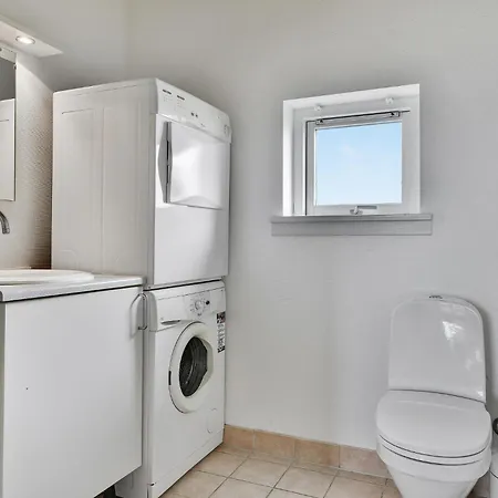 Nice Home In Faaborg With Kitchen *