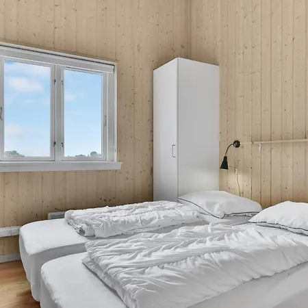 93 With Hot Tub Faaborg